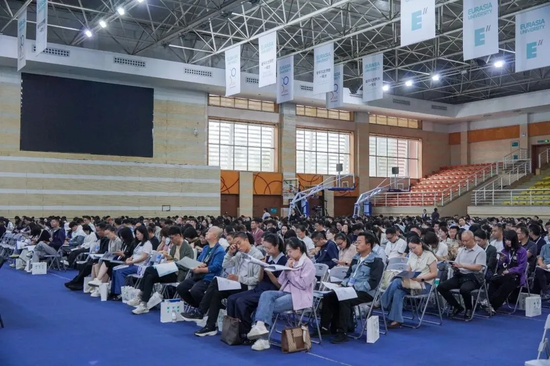 记者观察 | 2027年陕西省新高考命题趋势及第一轮复习备考研讨会观察-第3张图片-四季读书网 记者观察 | 2027年陕西省新高考命题趋势及第一轮复习备考研讨会观察-第3张图片-四季读书网
