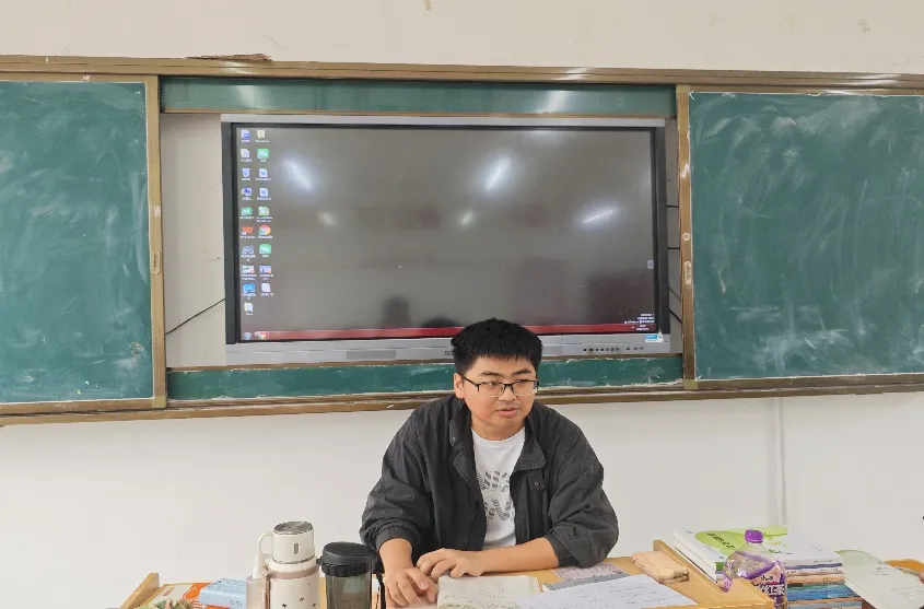 聚力教学传经验,潜心育人共前行——职教高考级部教学经验分享会-第4张图片-四季读书网 聚力教学传经验,潜心育人共前行——职教高考级部教学经验分享会-第4张图片-四季读书网