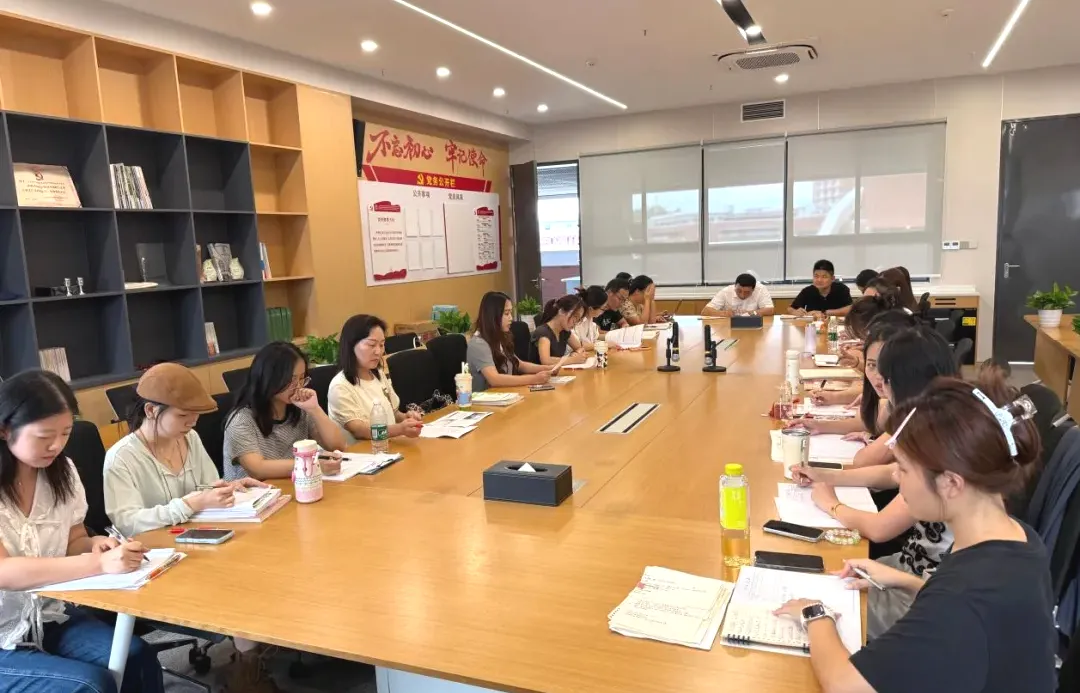 厉兵秣马万事备,策马扬鞭战高考 | 深外致远高中三学科新高三一轮复习系列研讨活动纪实-第14张图片-四季读书网