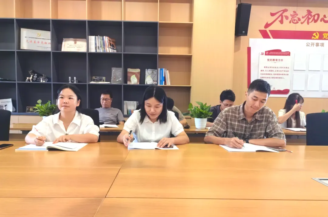 厉兵秣马万事备,策马扬鞭战高考 | 深外致远高中三学科新高三一轮复习系列研讨活动纪实-第28张图片-四季读书网