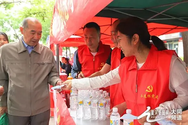 志愿服务高考 爱心助力学子-第2张图片-四季读书网