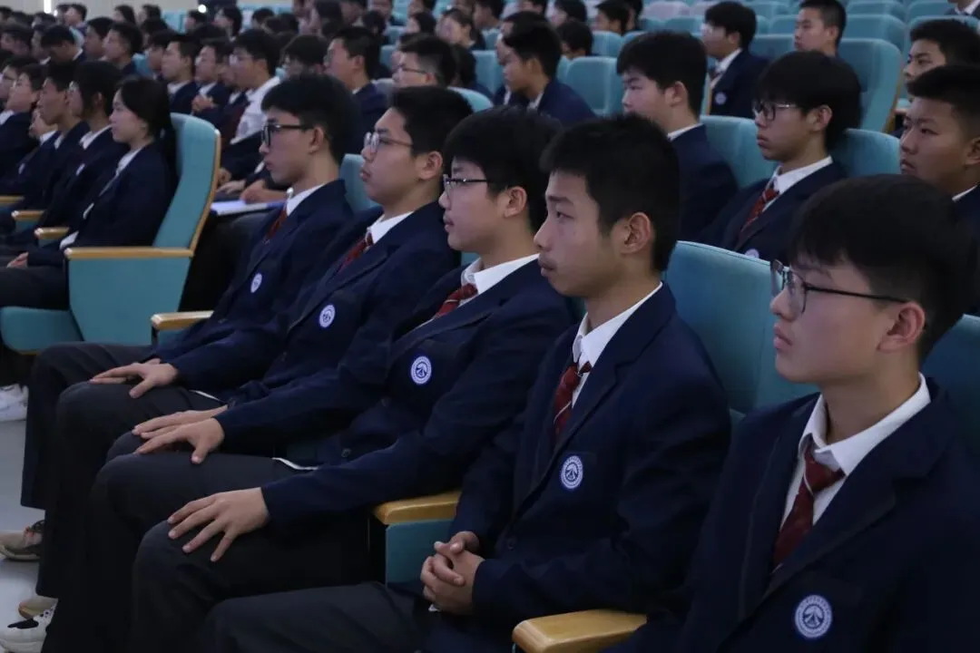 赓续百卅风华 笃行决胜中考丨西安交大附中空港实验学校初2027届初三启动仪式圆满举行-第12张图片-四季读书网