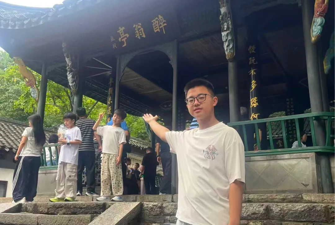 【这!就是我】每周一星 | 初三年级 · 时晨曦-第10张图片-四季读书网