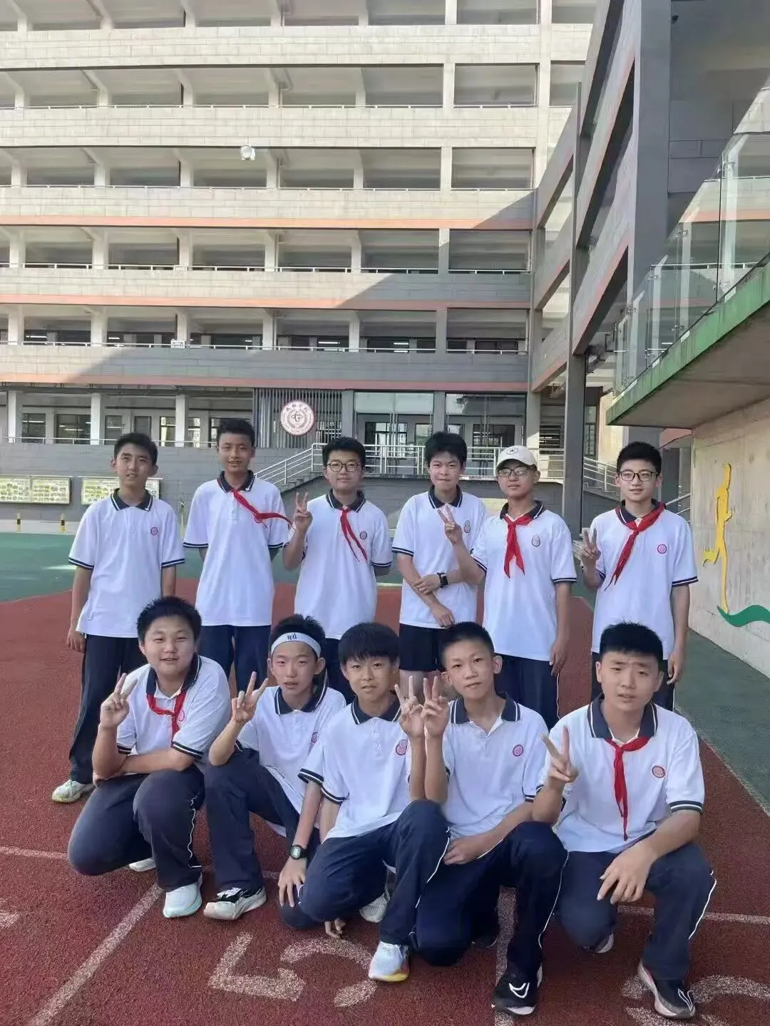 【这!就是我】每周一星 | 初三年级 · 时晨曦-第20张图片-四季读书网