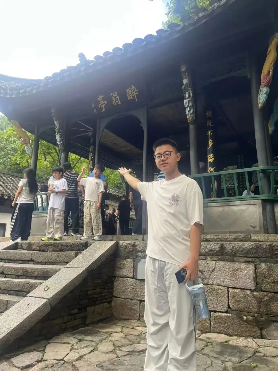 【这!就是我】每周一星 | 初三年级 · 时晨曦-第22张图片-四季读书网