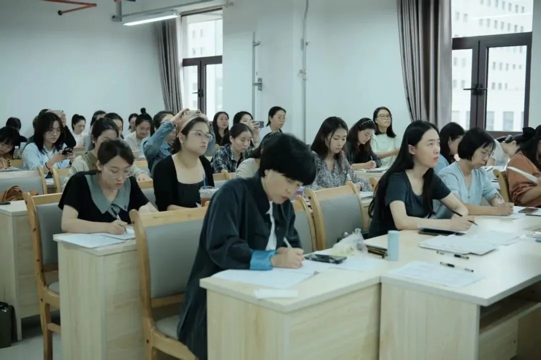 雁塔主题大教研‖雁塔区2026年中考试题评析会(英语学科)-第4张图片-四季读书网