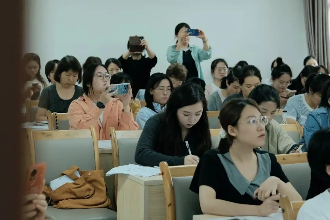 雁塔主题大教研‖雁塔区2026年中考试题评析会(英语学科)-第8张图片-四季读书网