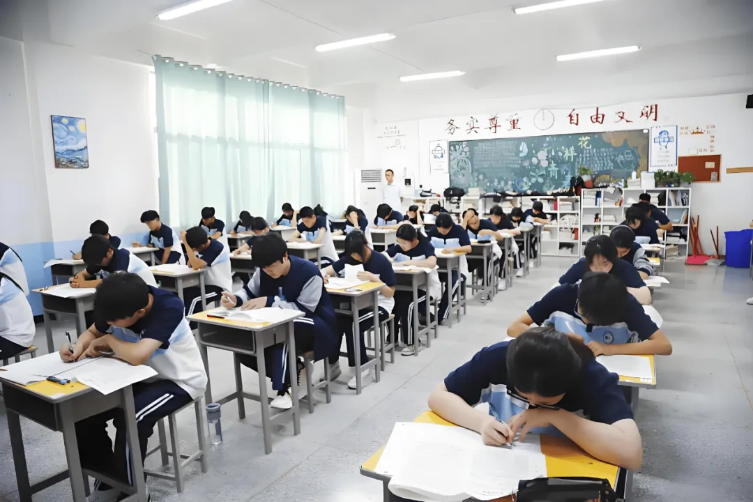 每年的高考试卷,为何选在监狱中,由犯人印刷?-第2张图片-四季读书网