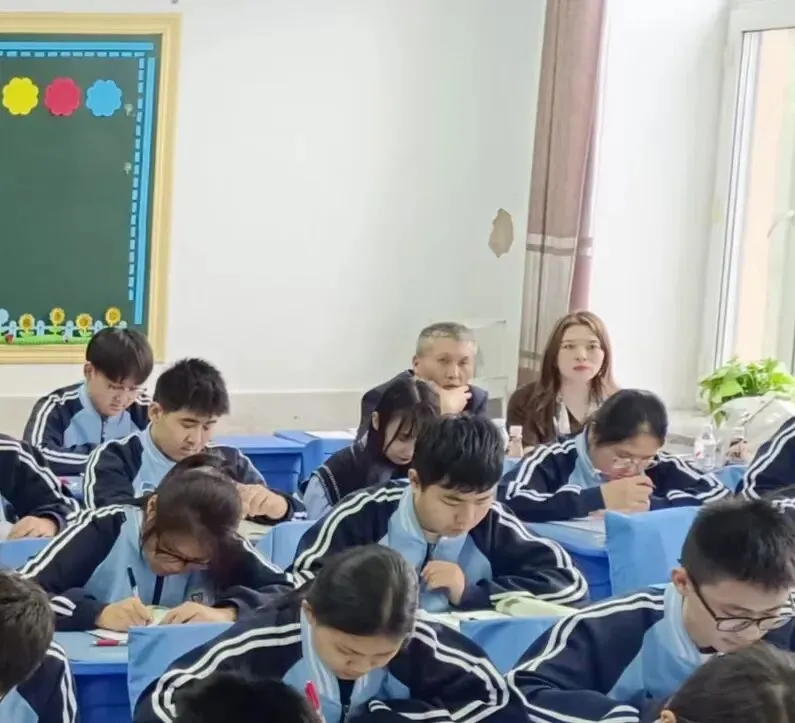 【中考视导】研思启阅读,素养润课堂—哈125中学九年级英语阅读研讨课-第3张图片-四季读书网 【中考视导】研思启阅读,素养润课堂—哈125中学九年级英语阅读研讨课-第3张图片-四季读书网