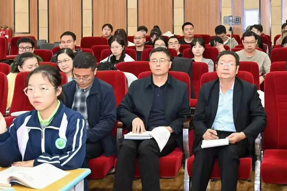 深耕课堂研实效,聚力赋能战中考-第2张图片-四季读书网 深耕课堂研实效,聚力赋能战中考-第2张图片-四季读书网