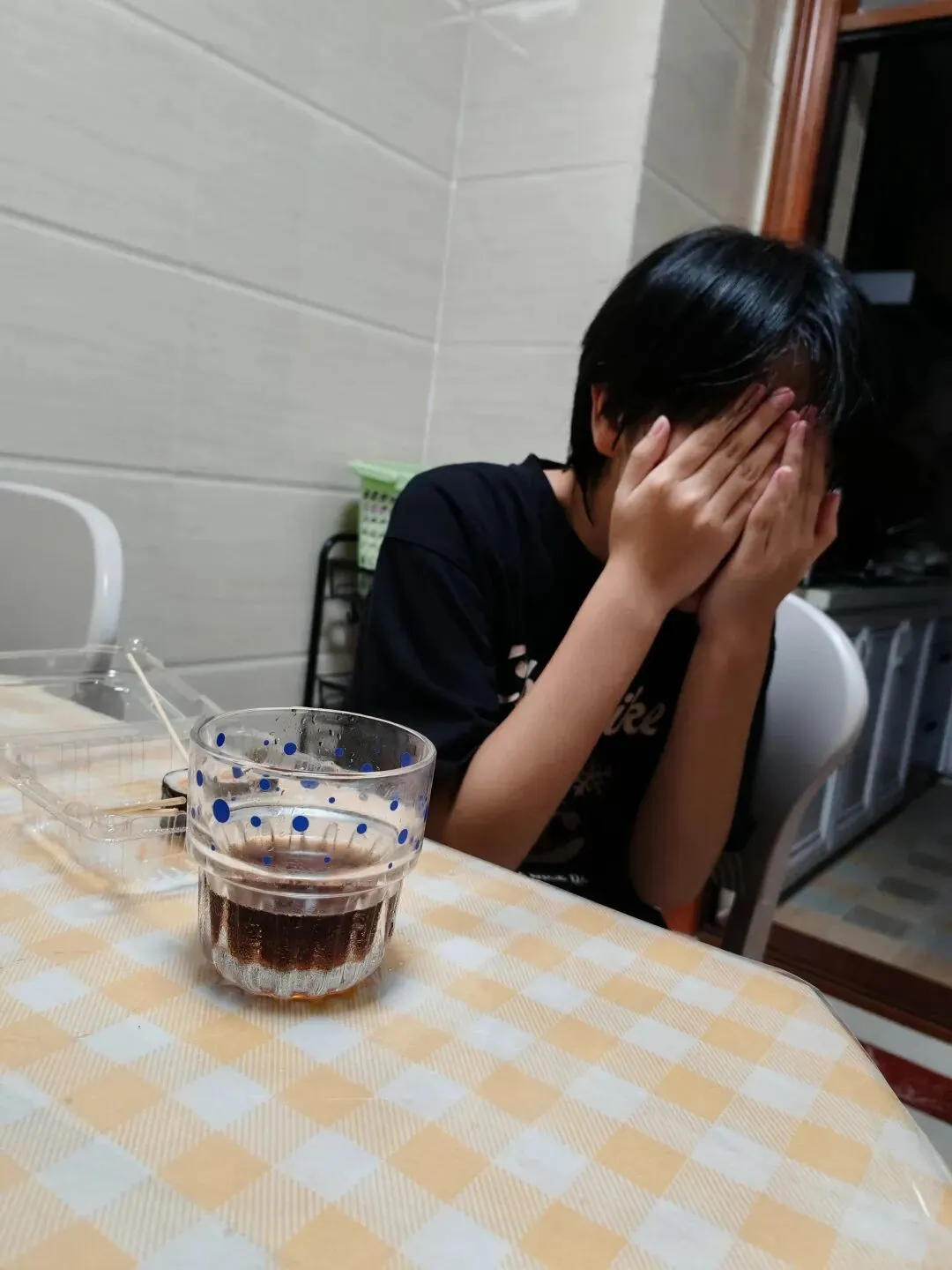 初三的老大,沉默不是懂事,是扛住了所有委屈-第1张图片-四季读书网