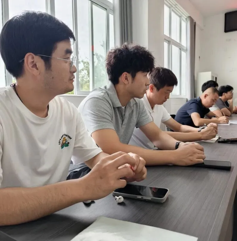凝心聚力备中考 砥砺前行正当时—邳州市铁富中心中学召开初三全体教师会议-第8张图片-四季读书网 凝心聚力备中考 砥砺前行正当时—邳州市铁富中心中学召开初三全体教师会议-第8张图片-四季读书网