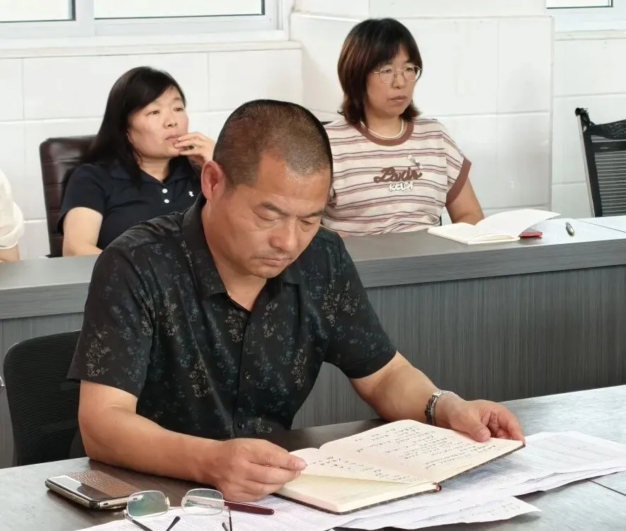 凝心聚力备中考 砥砺前行正当时—邳州市铁富中心中学召开初三全体教师会议-第13张图片-四季读书网 凝心聚力备中考 砥砺前行正当时—邳州市铁富中心中学召开初三全体教师会议-第13张图片-四季读书网