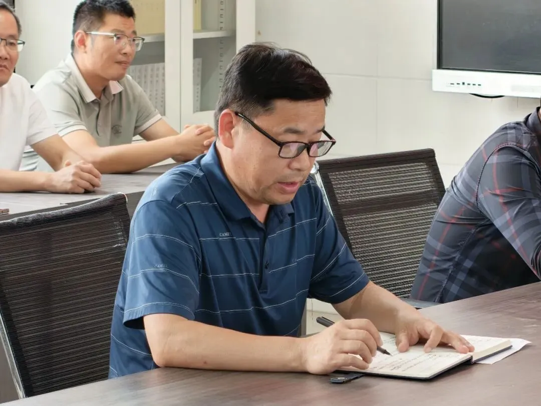凝心聚力备中考 砥砺前行正当时—邳州市铁富中心中学召开初三全体教师会议-第19张图片-四季读书网 凝心聚力备中考 砥砺前行正当时—邳州市铁富中心中学召开初三全体教师会议-第19张图片-四季读书网