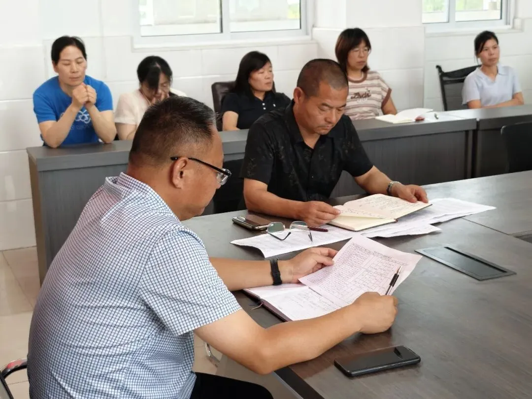 凝心聚力备中考 砥砺前行正当时—邳州市铁富中心中学召开初三全体教师会议-第26张图片-四季读书网 凝心聚力备中考 砥砺前行正当时—邳州市铁富中心中学召开初三全体教师会议-第26张图片-四季读书网
