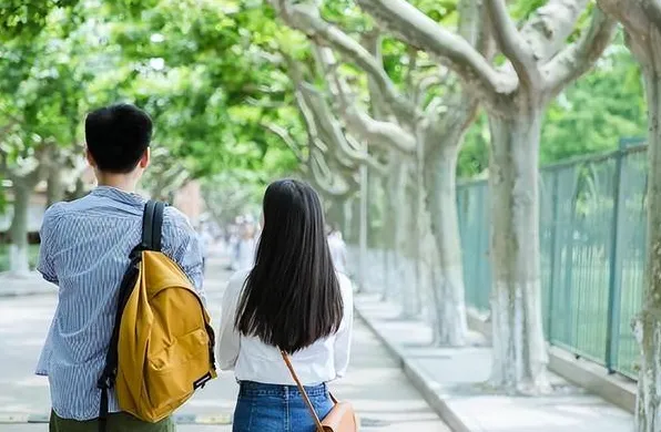 高考那年,这个男生说不想草率拿走我的第一次.-第4张图片-四季读书网 高考那年,这个男生说不想草率拿走我的第一次.-第4张图片-四季读书网