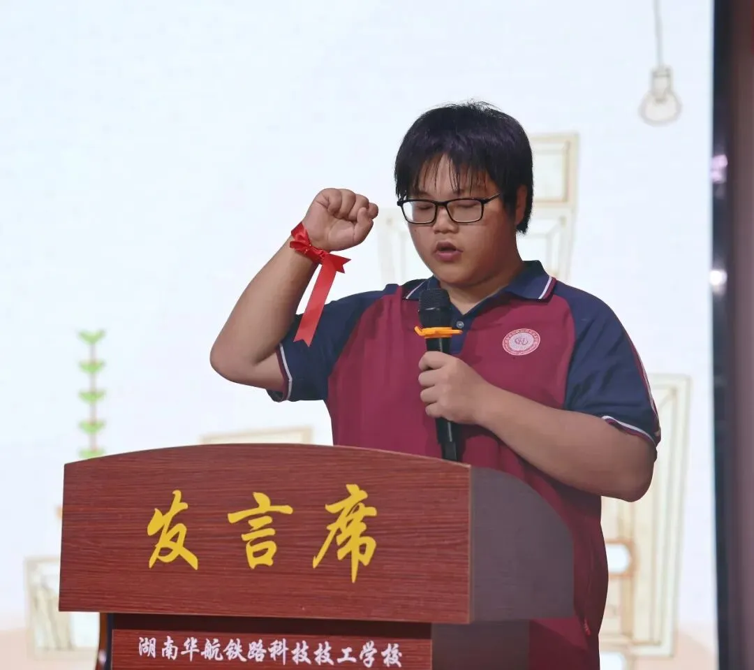 以笔为剑,以梦为马——我校高三年级高考(单招)动员誓师大会圆满举行-第8张图片-四季读书网