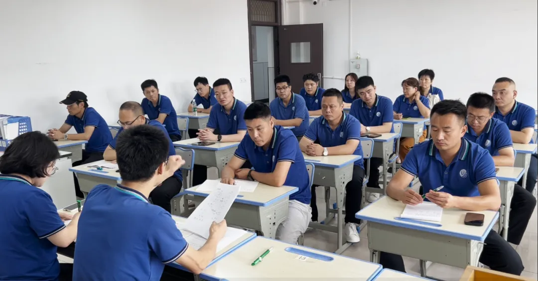 以考促学,笃行致远——我校中考部圆满完成第一次月考工作-第8张图片-四季读书网 以考促学,笃行致远——我校中考部圆满完成第一次月考工作-第8张图片-四季读书网