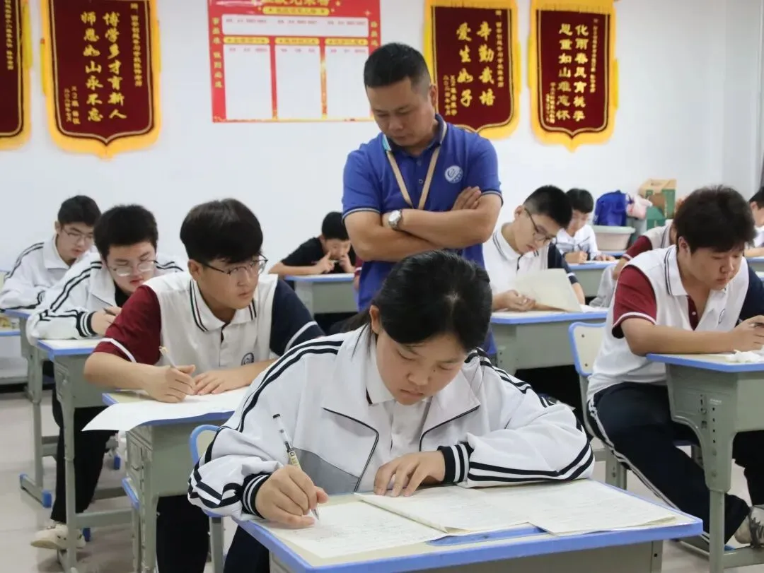 以考促学,笃行致远——我校中考部圆满完成第一次月考工作-第13张图片-四季读书网 以考促学,笃行致远——我校中考部圆满完成第一次月考工作-第13张图片-四季读书网