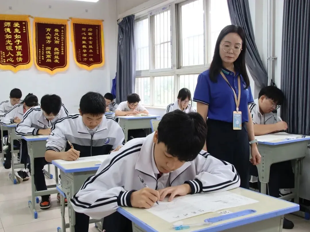 以考促学,笃行致远——我校中考部圆满完成第一次月考工作-第14张图片-四季读书网 以考促学,笃行致远——我校中考部圆满完成第一次月考工作-第14张图片-四季读书网