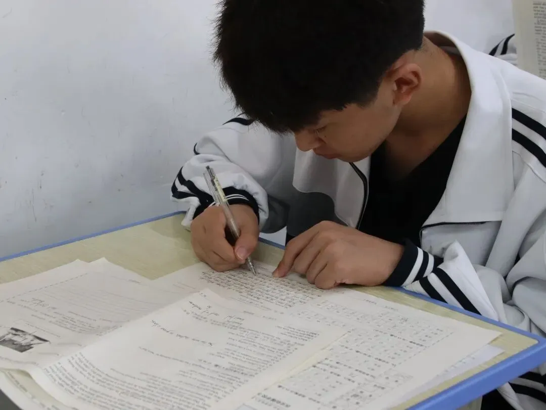 以考促学,笃行致远——我校中考部圆满完成第一次月考工作-第30张图片-四季读书网 以考促学,笃行致远——我校中考部圆满完成第一次月考工作-第30张图片-四季读书网