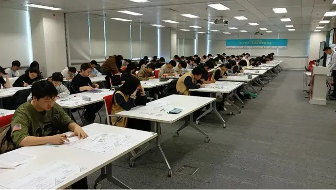 高考二本水平,DSE逆袭港八大,这条赛道的真相90%家长不知道,2026年香港插班最新-第5张图片-四季读书网