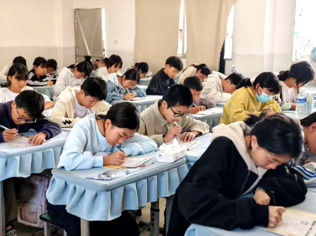 初一、初二年级推普周经典诵读暨规范汉字书写比赛活动-第10张图片-四季读书网