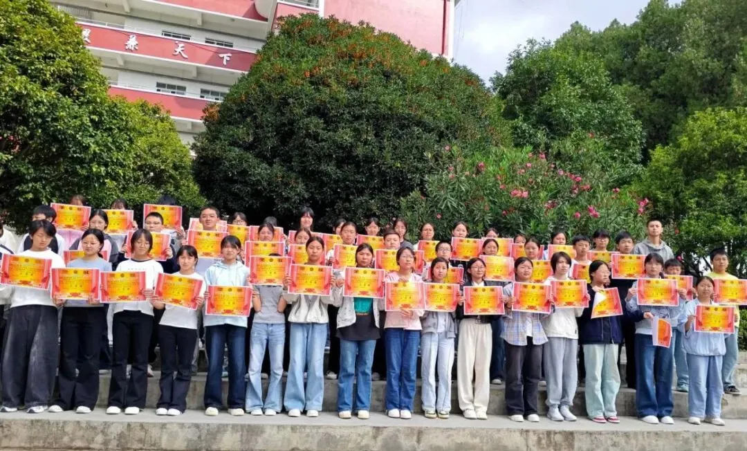 初一、初二年级推普周经典诵读暨规范汉字书写比赛活动-第25张图片-四季读书网