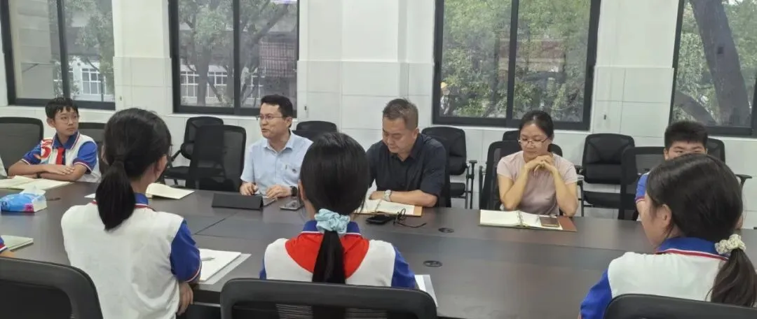 初一、初二“校长面对面”活动——倾听心声,共话成长-第16张图片-四季读书网