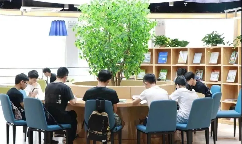 广东交通职业技术学院2026年春季高考录取分数、招生计划、校园介绍!-第36张图片-四季读书网 广东交通职业技术学院2026年春季高考录取分数、招生计划、校园介绍!-第36张图片-四季读书网