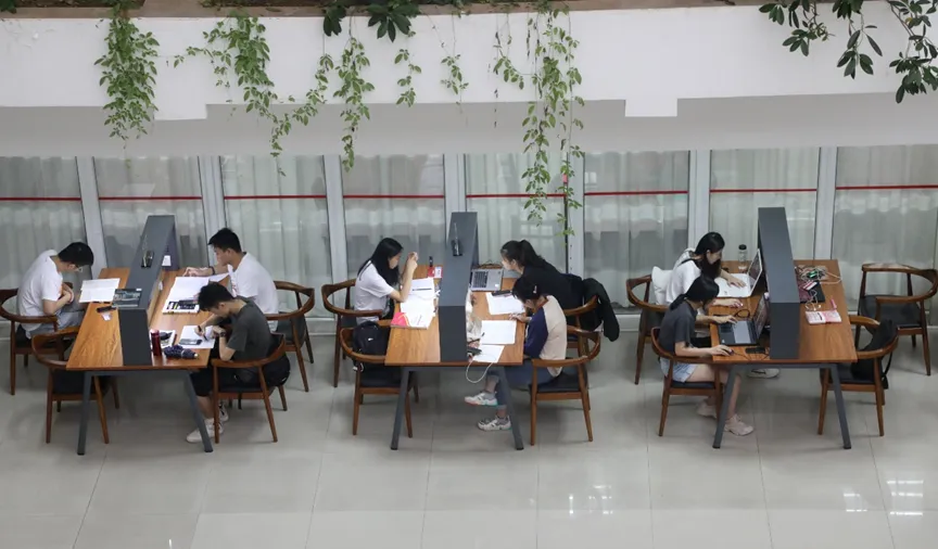 广东交通职业技术学院2026年春季高考录取分数、招生计划、校园介绍!-第37张图片-四季读书网 广东交通职业技术学院2026年春季高考录取分数、招生计划、校园介绍!-第37张图片-四季读书网