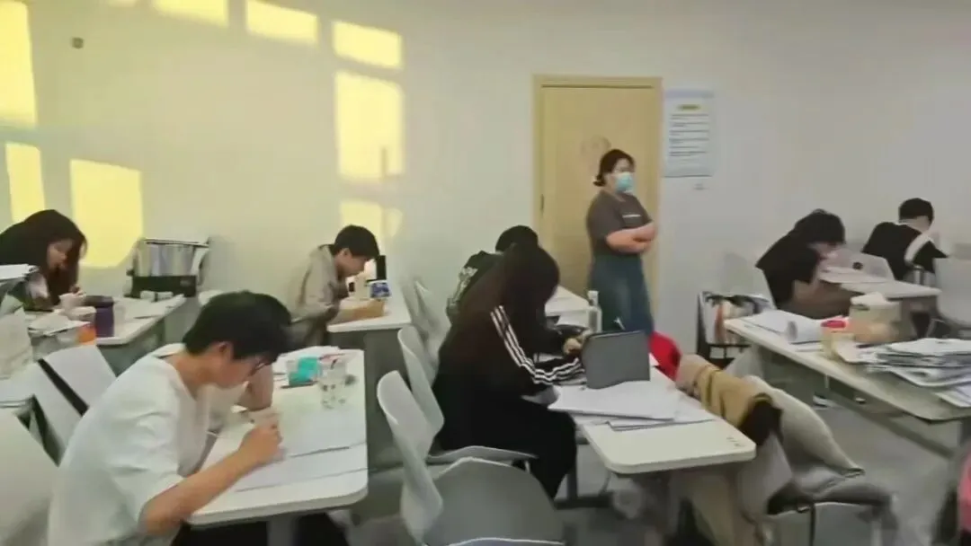 2026年上海嘉定区高三高考冲刺班|二模考试|艺考文化课,一对一/小班课/全日制,上海冲刺辅导机构推荐-第4张图片-四季读书网