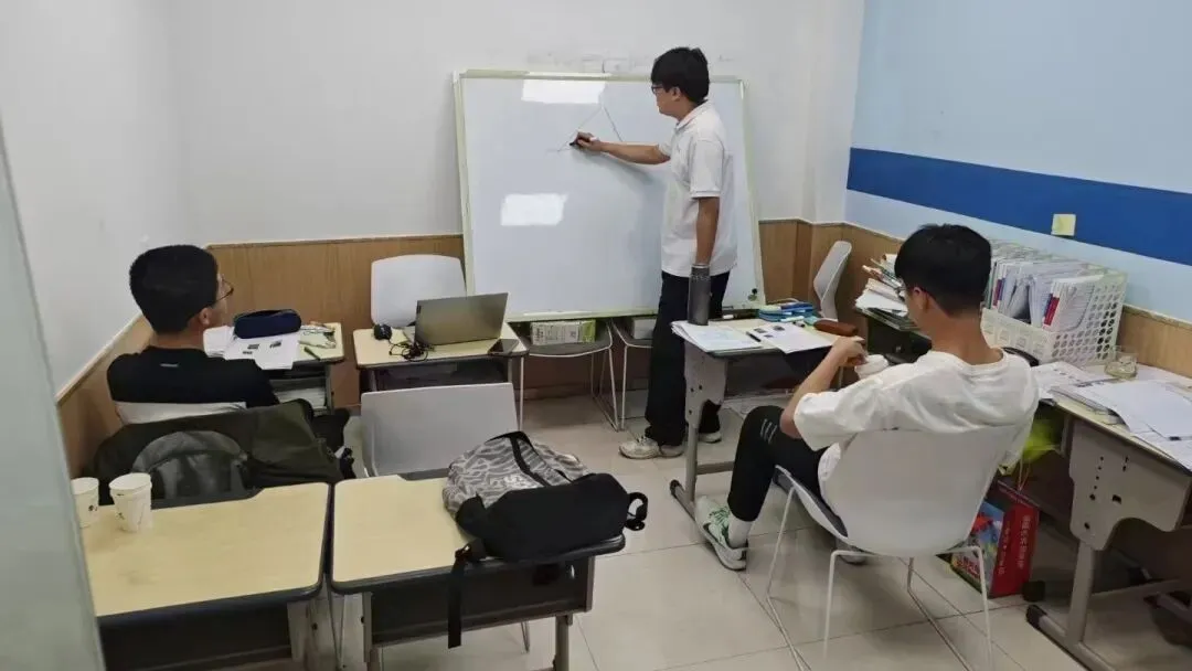 2026年上海嘉定区高三高考冲刺班|二模考试|艺考文化课,一对一/小班课/全日制,上海冲刺辅导机构推荐-第12张图片-四季读书网