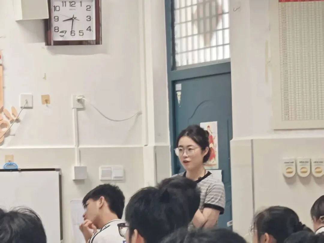研高考明方向,精教研促备考|市教育发展研究院莅临温岭二中开展高三语文复习调研-第8张图片-四季读书网 研高考明方向,精教研促备考|市教育发展研究院莅临温岭二中开展高三语文复习调研-第8张图片-四季读书网