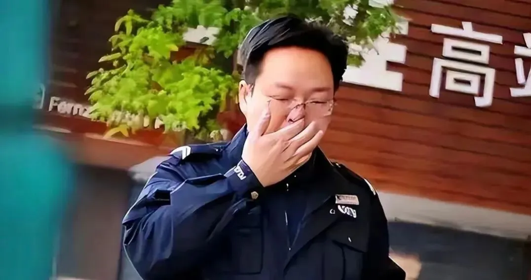 清华高考状元,2000月薪回乡当保安:他的人生到底发生了什么?-第4张图片-四季读书网