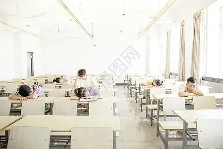 小叶子的初三生活|英语课睡觉被老师抓了,我妈幸灾乐祸了一晚上-第2张图片-四季读书网 小叶子的初三生活|英语课睡觉被老师抓了,我妈幸灾乐祸了一晚上-第2张图片-四季读书网
