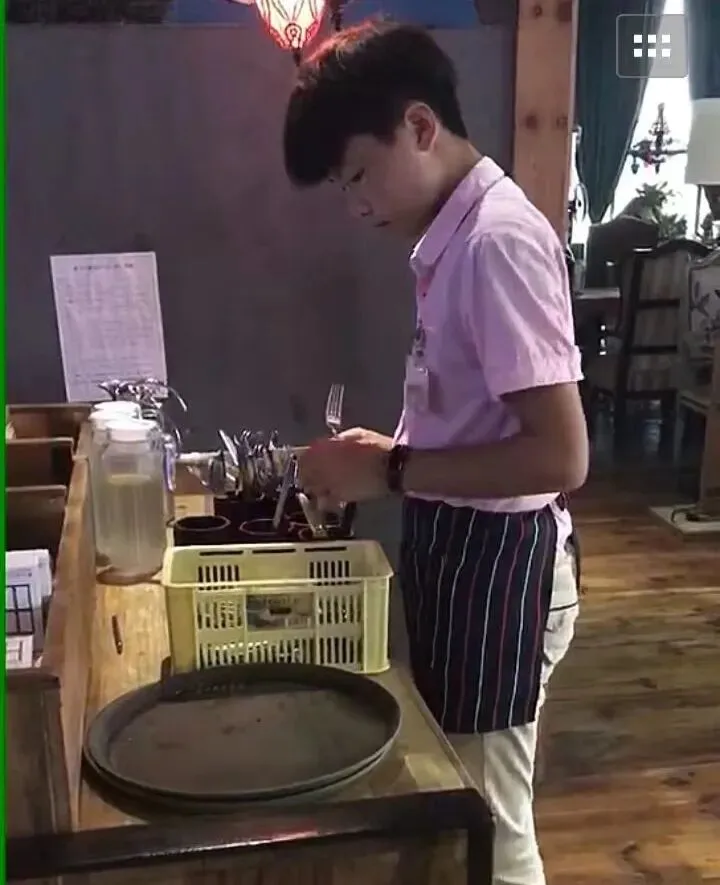 初一被学校劝退、去工地搬砖的学渣儿子,长大后第一笔工资给我发了红包-第3张图片-四季读书网 初一被学校劝退、去工地搬砖的学渣儿子,长大后第一笔工资给我发了红包-第3张图片-四季读书网
