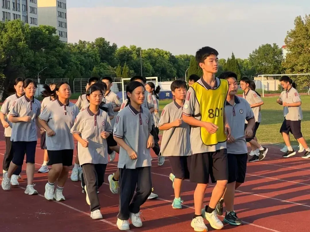初三跑操内圈能偷懒-第1张图片-四季读书网