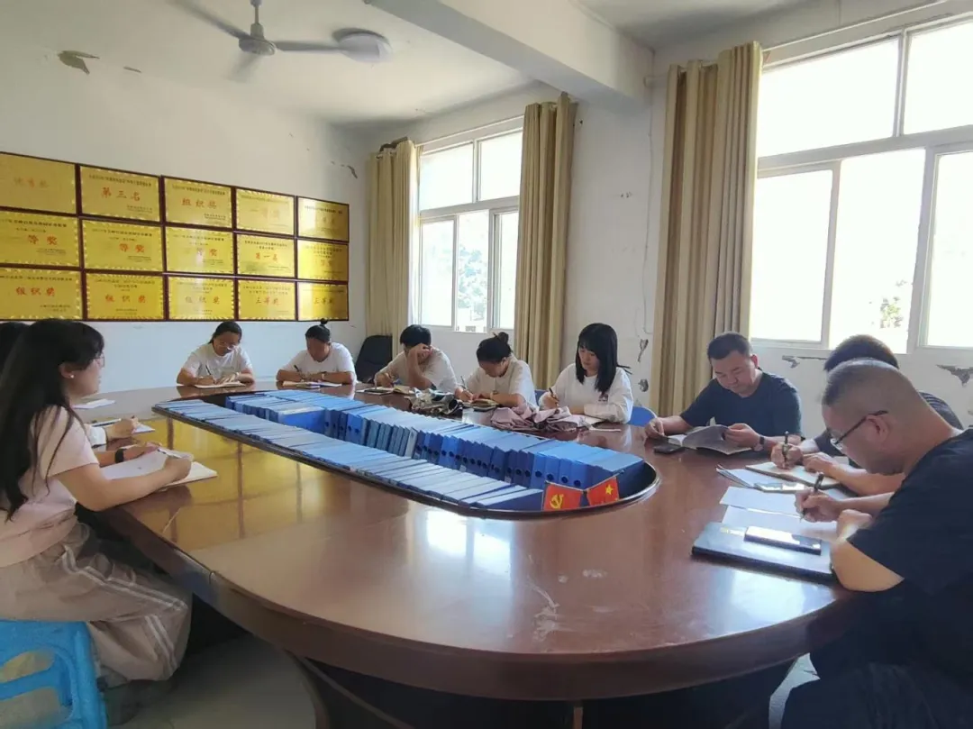 凝心聚力备中考 交流研讨促落实——八德中心校召开2027届九年级备考启动会-第4张图片-四季读书网