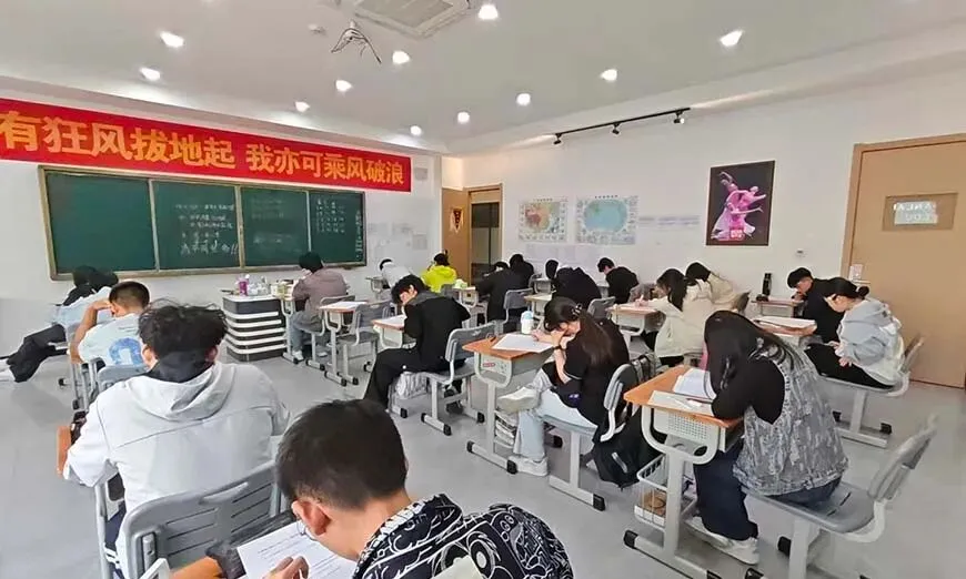 郑州艺考文化课集训学校哪里好?郑州卓越高考艺考文化课集训班值得推荐-第3张图片-四季读书网
