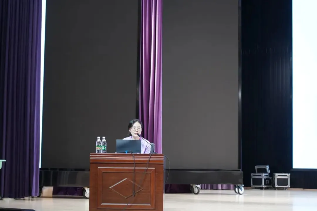 眉山市2026年高考试题品题会暨高三备考研讨会丨英语学科会议在我校成功举办-第15张图片-四季读书网