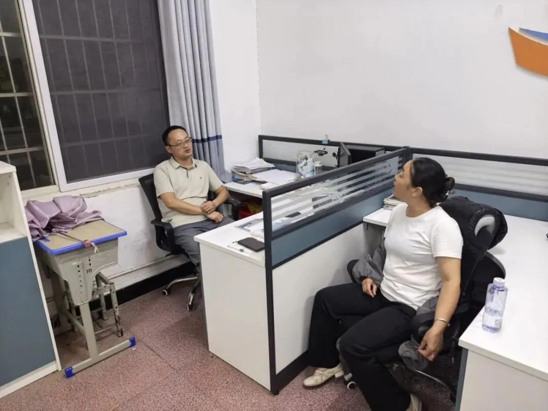 同心同行促成长,携手并肩迎中考 | 香隅中学2026年秋季九年级家长会圆满举行-第10张图片-四季读书网 同心同行促成长,携手并肩迎中考 | 香隅中学2026年秋季九年级家长会圆满举行-第10张图片-四季读书网