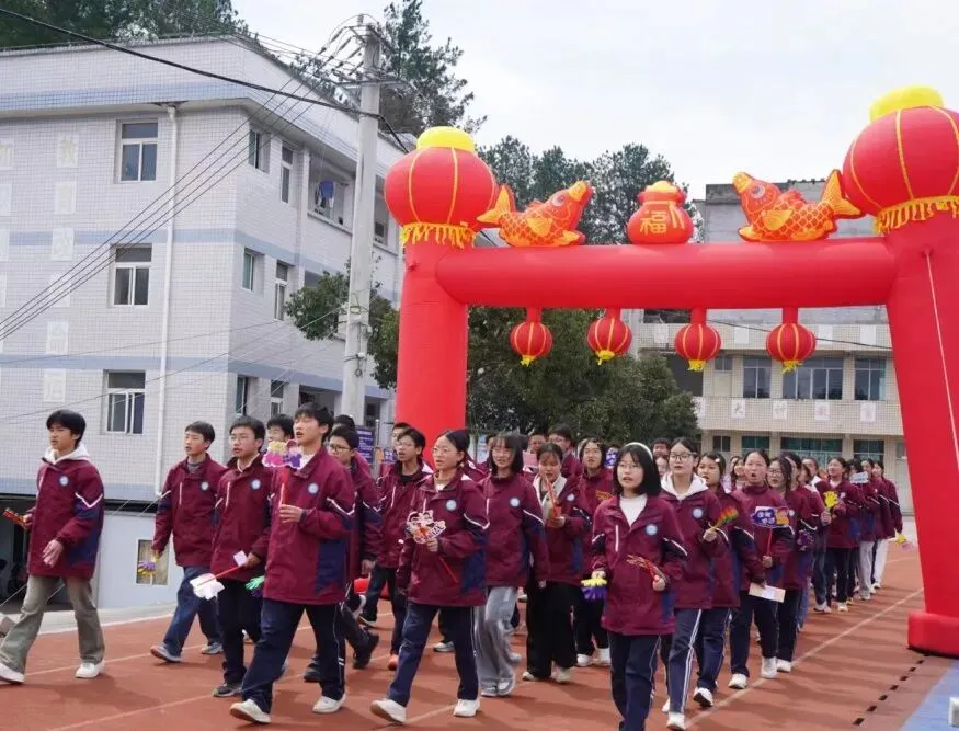 春启新程,中考冲刺!我校百日誓师圆满举行-第9张图片-四季读书网 春启新程,中考冲刺!我校百日誓师圆满举行-第9张图片-四季读书网