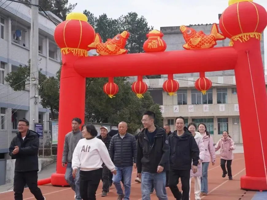 春启新程,中考冲刺!我校百日誓师圆满举行-第10张图片-四季读书网 春启新程,中考冲刺!我校百日誓师圆满举行-第10张图片-四季读书网