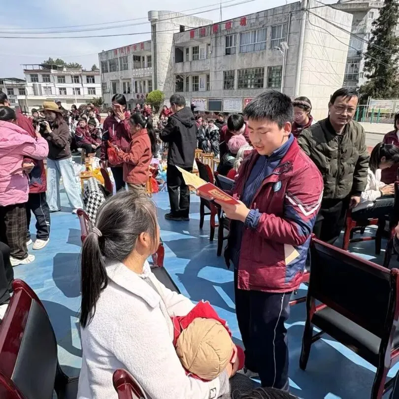 春启新程,中考冲刺!我校百日誓师圆满举行-第106张图片-四季读书网 春启新程,中考冲刺!我校百日誓师圆满举行-第106张图片-四季读书网