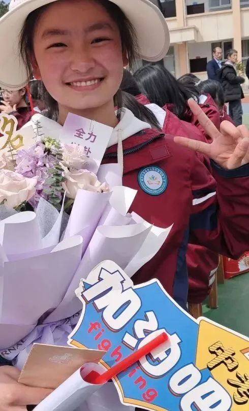 春启新程,中考冲刺!我校百日誓师圆满举行-第127张图片-四季读书网 春启新程,中考冲刺!我校百日誓师圆满举行-第127张图片-四季读书网