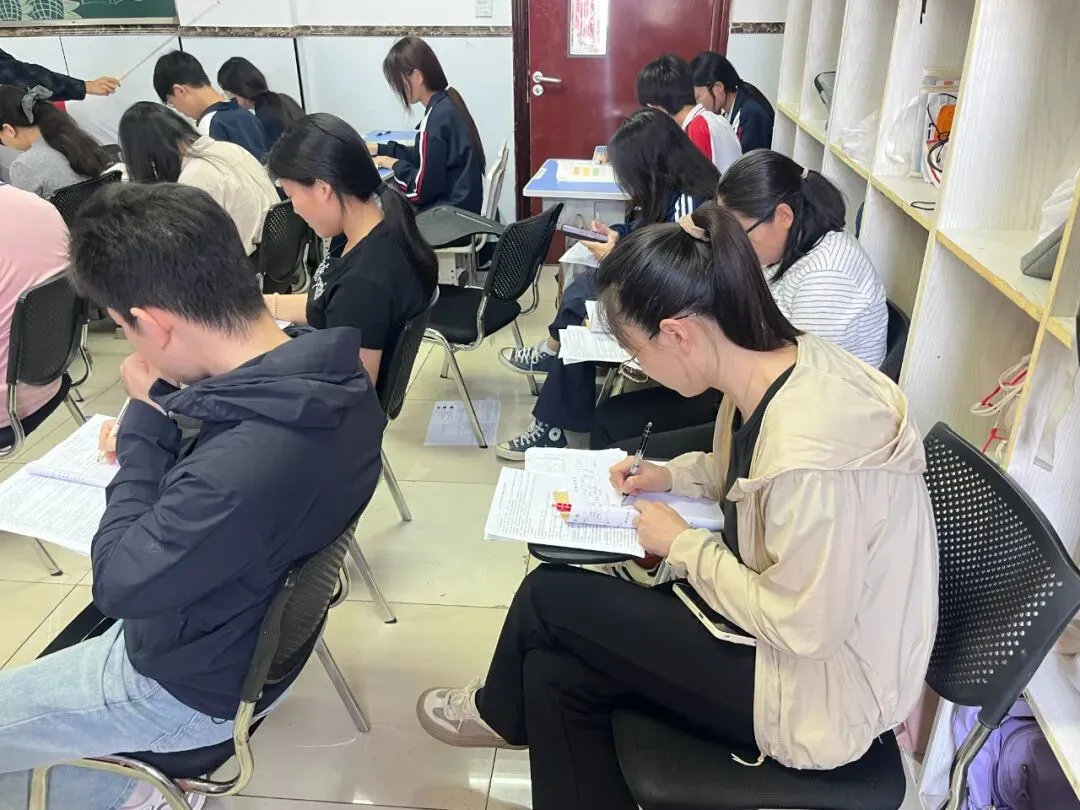 【学园·文明校园创建】精英未来初中部初三教师引领课活动圆满开展-第32张图片-四季读书网 【学园·文明校园创建】精英未来初中部初三教师引领课活动圆满开展-第32张图片-四季读书网
