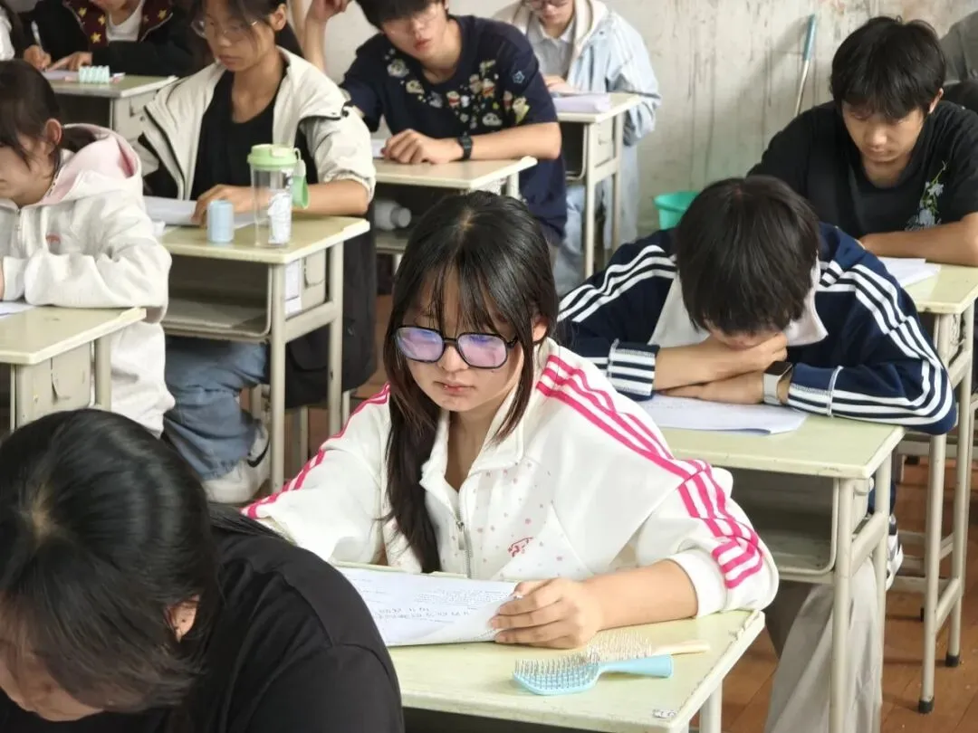 摸底知短板,蓄力备高考|高三第一次质量检测圆满落幕-第6张图片-四季读书网