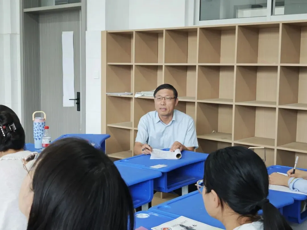 乐陵二中政治组举行“2026高考政治真题深度研讨”大教研活动-第8张图片-四季读书网