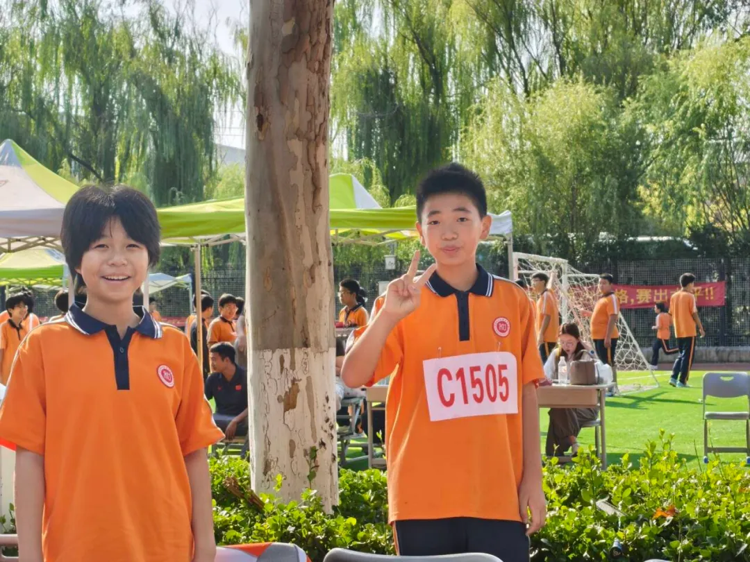 追风逐赛场,执笔写新闻——初二语文跨实践学科活动纪实-第16张图片-四季读书网 追风逐赛场,执笔写新闻——初二语文跨实践学科活动纪实-第16张图片-四季读书网